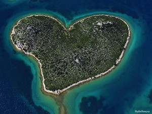 Галешняк (хорв. Galešnjak) - остров любви.